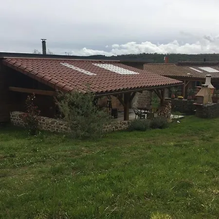 Lama-gite-des-puys Ecologique A 30km Des Pistes, Visite Aux Lamas Charge Ve Holiday home